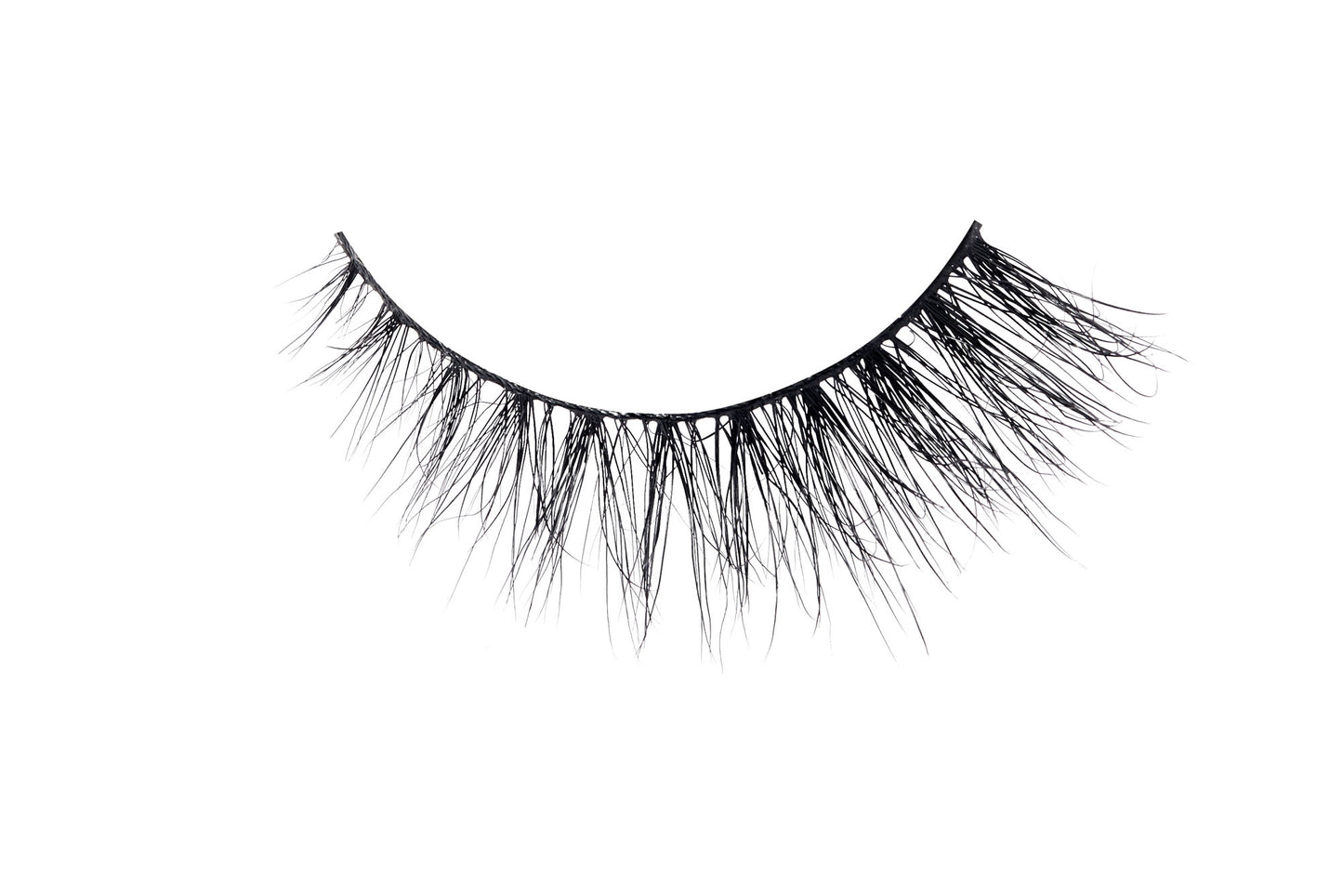 Close-up of EL50 false eyelashes with feathery fibers, designed to give a wider and lifted appearance.