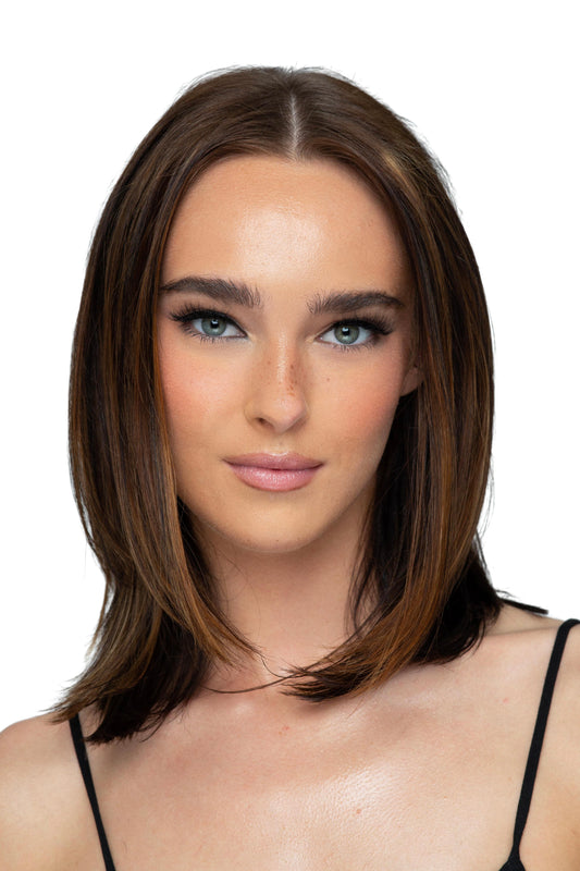 Close-up of EL50 false eyelashes with feathery fibers, designed to give a wider and lifted appearance.