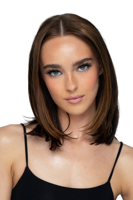 EL49 false lashes offering a soft, natural look with added intensity, focusing on lengthening and lifting the outer eye corners